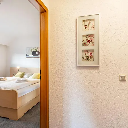 アパート Gaestehaus Kunkelmann Mit Sauna ヘーヘンシュヴァント